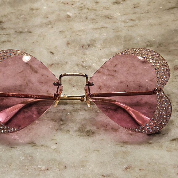 GUCCI HOLLYWOOD FOREVER OVERSIZED PINK HEART SHAPED LENS EMBELLISHED SUNGLASSES main image 10
